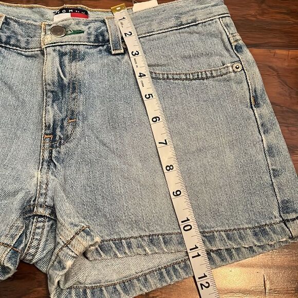Vintage Tommy Hilfiger Tommy Jeans Blue Distressed Denim Shorts - Picture 3 of 10